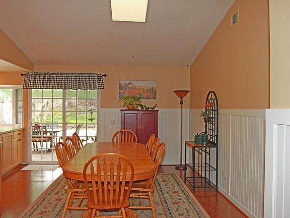 5th image of 4008 Monterey Ct