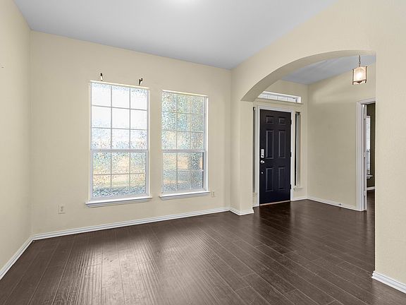 5th image of 1411 Bristol Ln