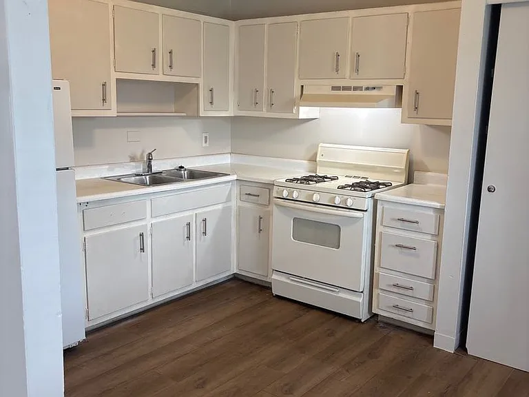 Kingston Green Apartments — Photo 39