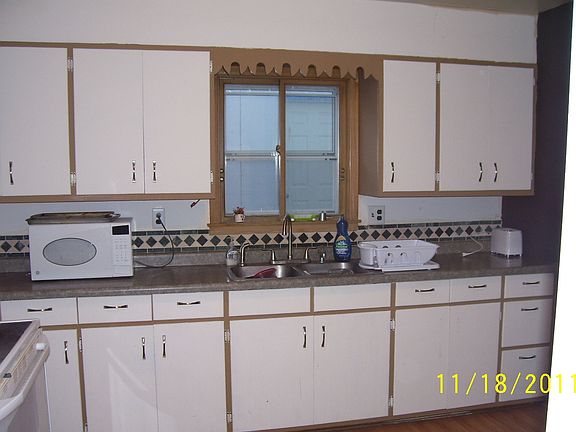 4th image of 119 N Walnut St