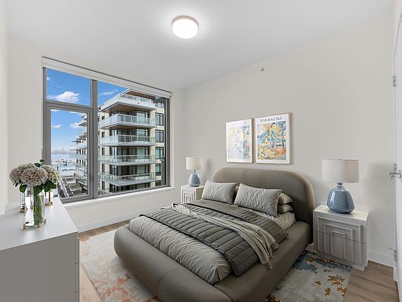 5th image of 755 Harbourside Dr #401