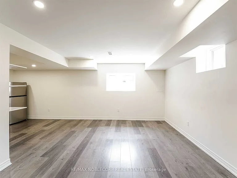 71 Pierre Berton Blvd — Photo 10