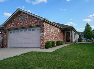 245 Deer Trail Ln, Schererville, IN 46375
