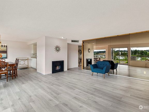 4th image of 900 East Bay Drive NE #A101