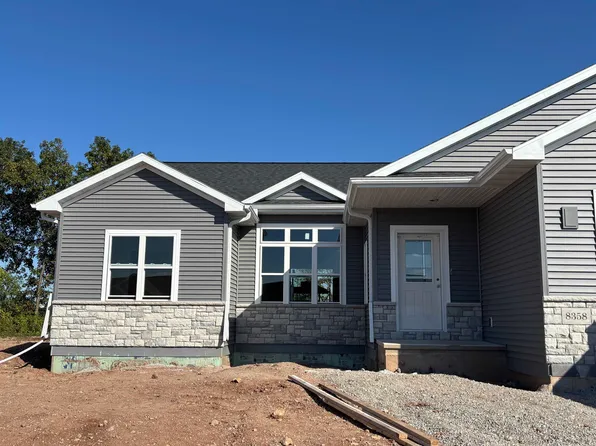 8358 Marlo Ave, Neenah, WI 54956