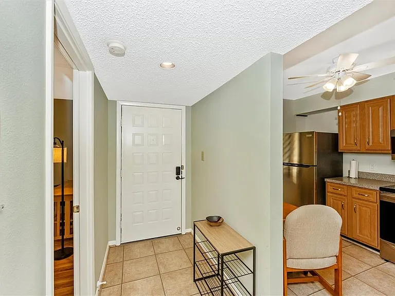 5219 Lake Village Dr #21 — Photo 11