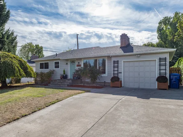 1410 Manor Dr, Gladstone, OR 97027