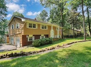 37 Blue Ridge Ave, Green Brook, NJ 08812