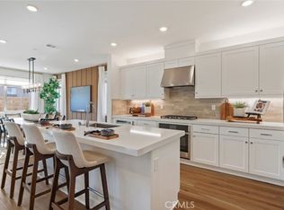 471 Snowdrop Ln, Santa Paula, CA 93060