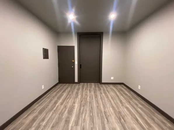 18-69 Stanhope Street image 4 of 23