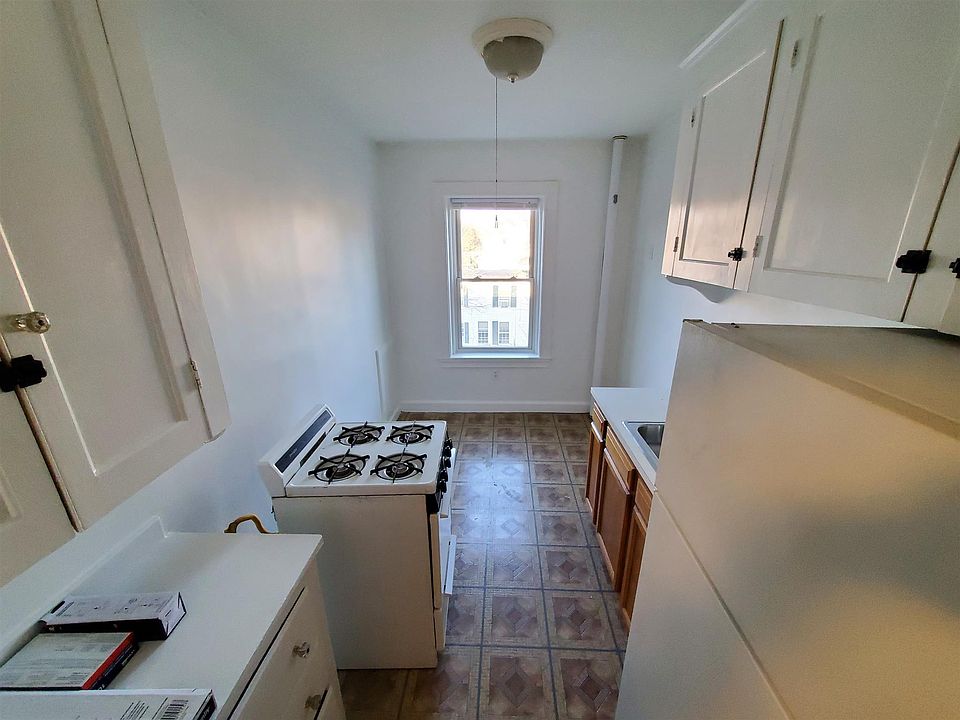 1st image of 119 W Wyoming Ave #28