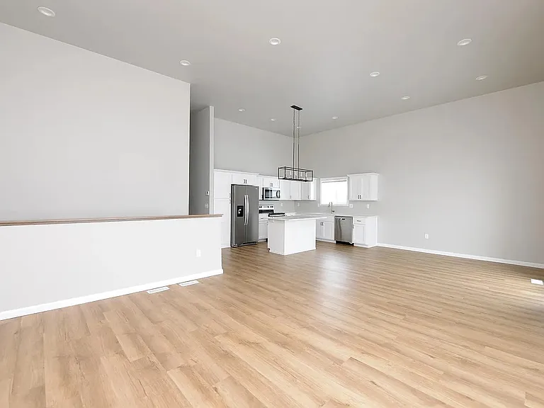 2383 Eagle Valley Dr S — Photo 4