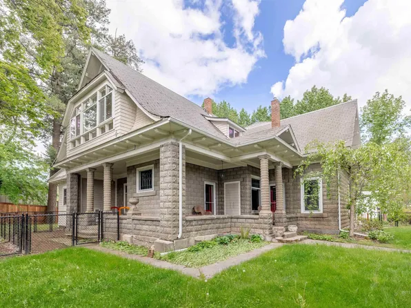 1320 S Deakin Ext, Moscow, ID 83843