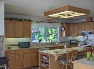 2301 Dellwood Dr, Grants Pass, OR 97526