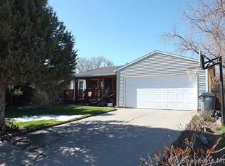 2524 Plain View Rd, Cheyenne, WY 82009