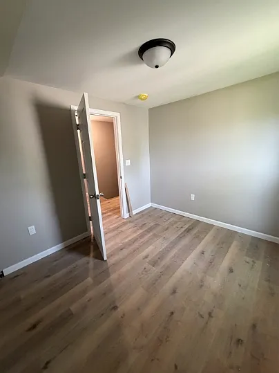 319 W Washington St #3 — Photo 7