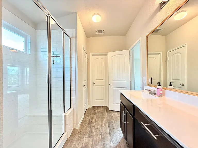 10502 Fulton Ave — Photo 20