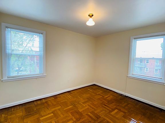 4th image of 2606 Kensington Ave APT 6
