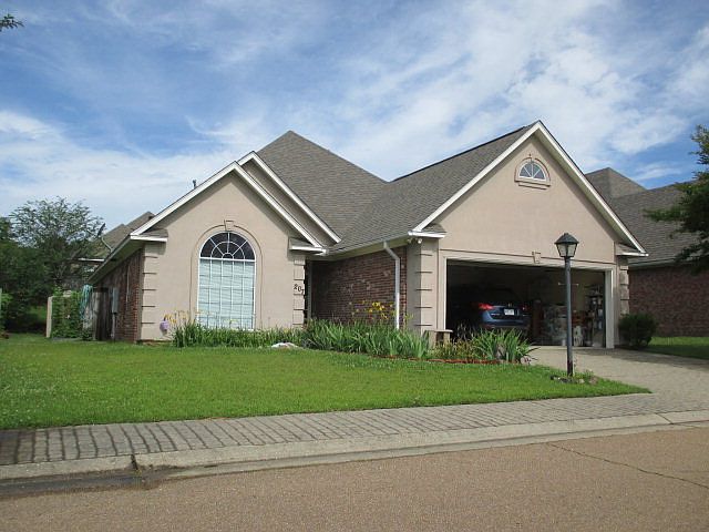1st image of 207 Pear Orchard Dr