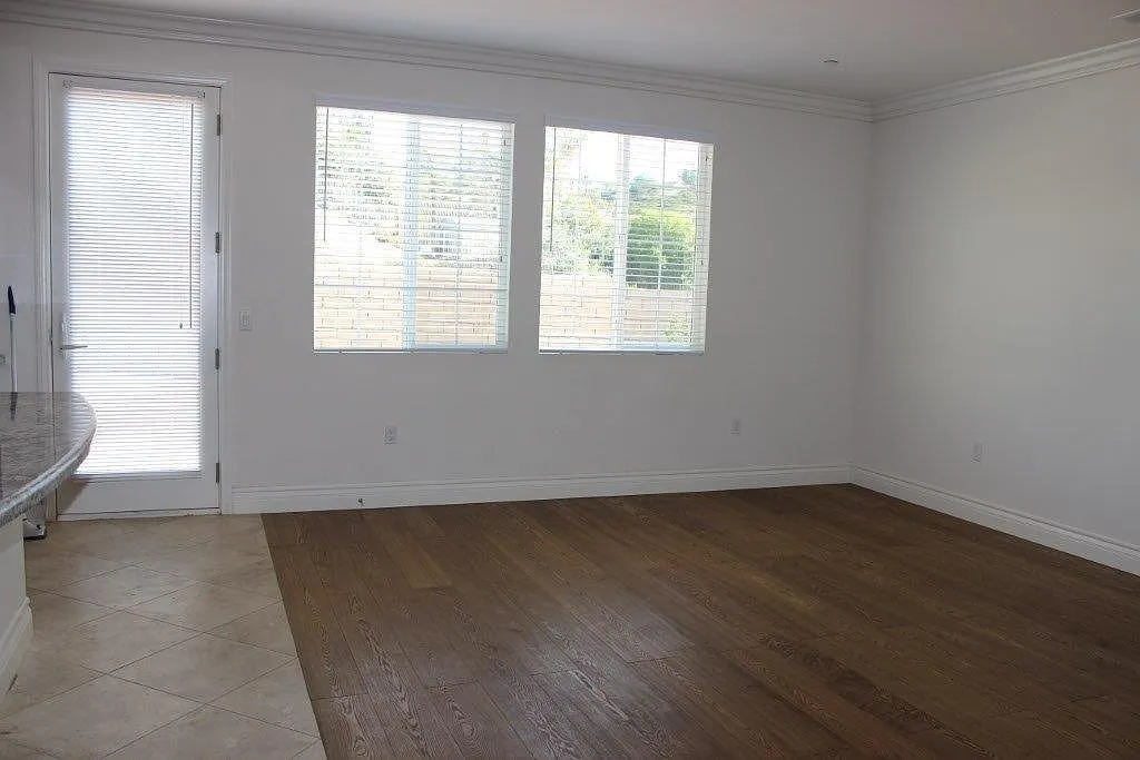 4 bed, 2924 sqft, $4,900 — Photo 2