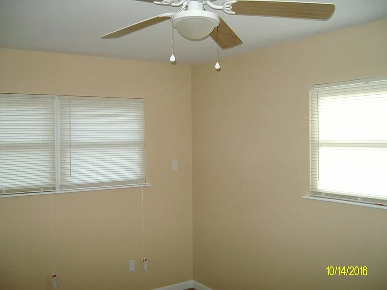 301 Newcastle Dr — Photo 11