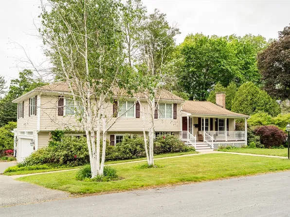 10 Ballard Ter, Lexington, MA 02420
