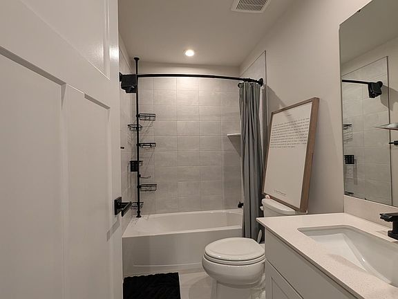 5th image of 16141 Meadow Glenn Dr