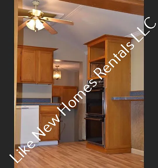 1106 Wbergin Ave — Photo 3