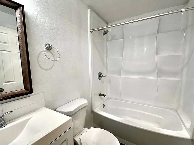 Wright Park Apartments — Photo 16