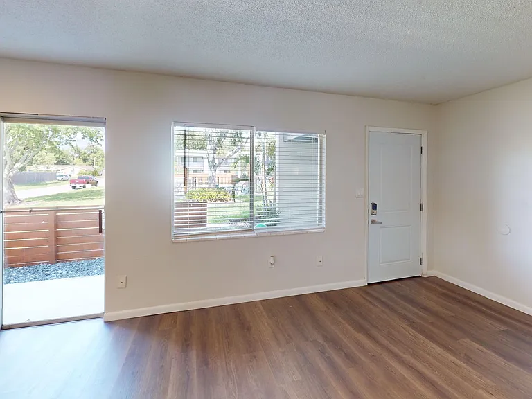 1700 Van Ness St — Photo 10