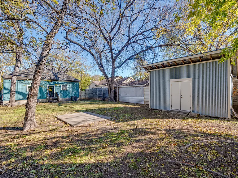 1303 Canterbury St — Photo 25
