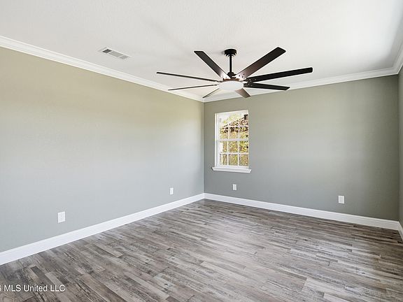 4th image of 5131 Jefferson Ave