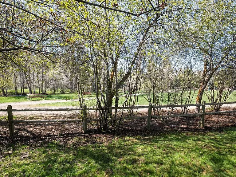 17 E Logan Ave — Photo 37