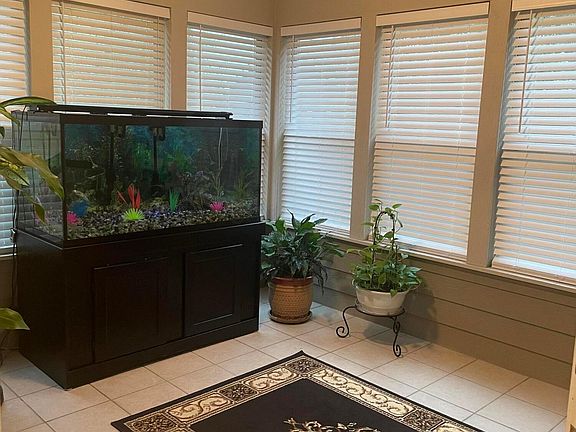 4th image of 5310 Knotting Woods Dr