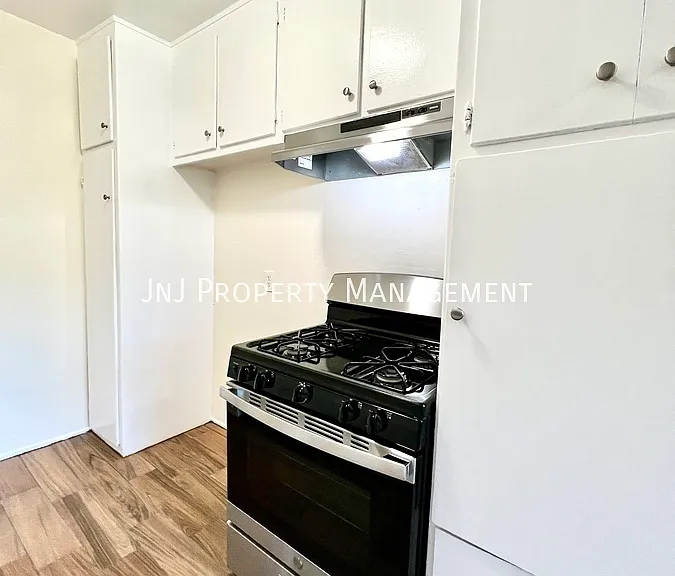 1579 Chestnut Ave #9 — Photo 6