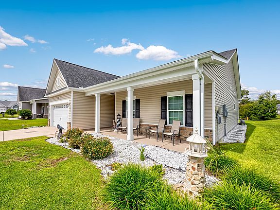 4th image of 840 Derbyshire Ct.