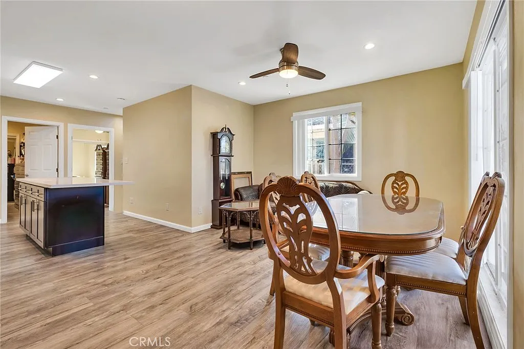 2 bed, 650 sqft, $2,850 — Photo 2