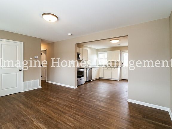 4th image of 920 Sunrise Dr