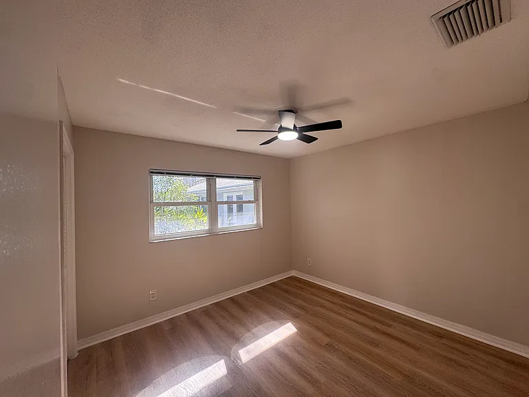 5547 Kingswood Dr — Photo 13