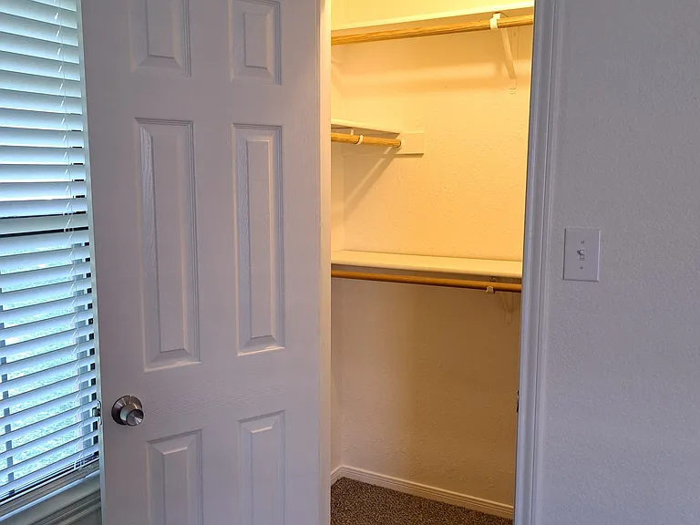 806 Redwood Ln — Photo 23