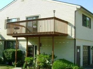3922 Hunters Ridge Dr APT 2, Lansing, MI 48911