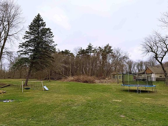 4th image of 38181 Hayes Rd