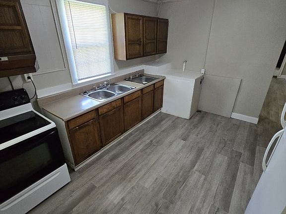2nd image of 2649 Wilson Ave