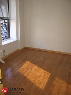 Rented by Wave Real Estate Group | media 7