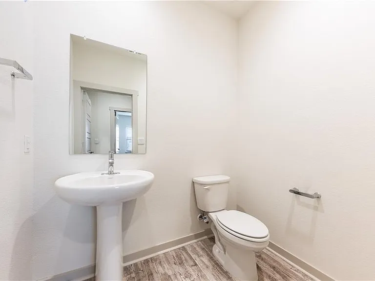 8304 Mimi Ln — Photo 16