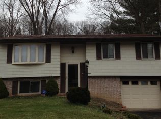 745 Pine Valley Dr, Pittsburgh, PA