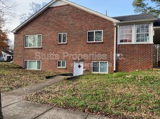 402 W Tombigbee St APT B, Florence, AL 35630