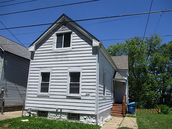 2nd image of 211 E Velma Ave