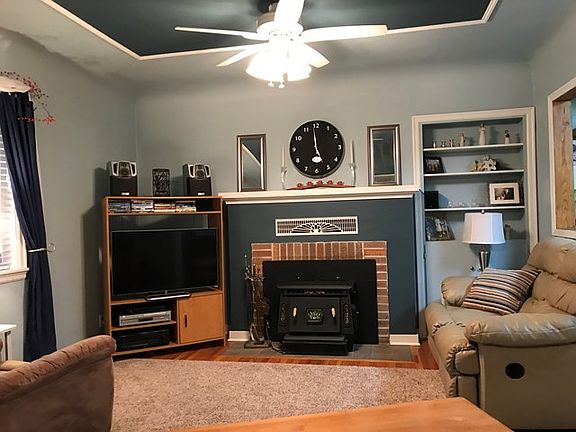 3rd image of 817 Main St