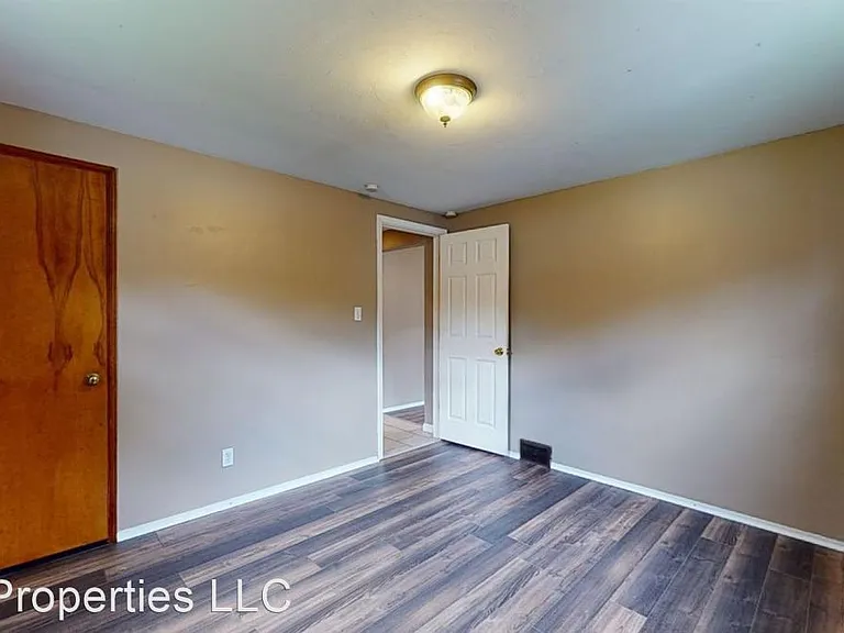 149 Parkwood Rd — Photo 12
